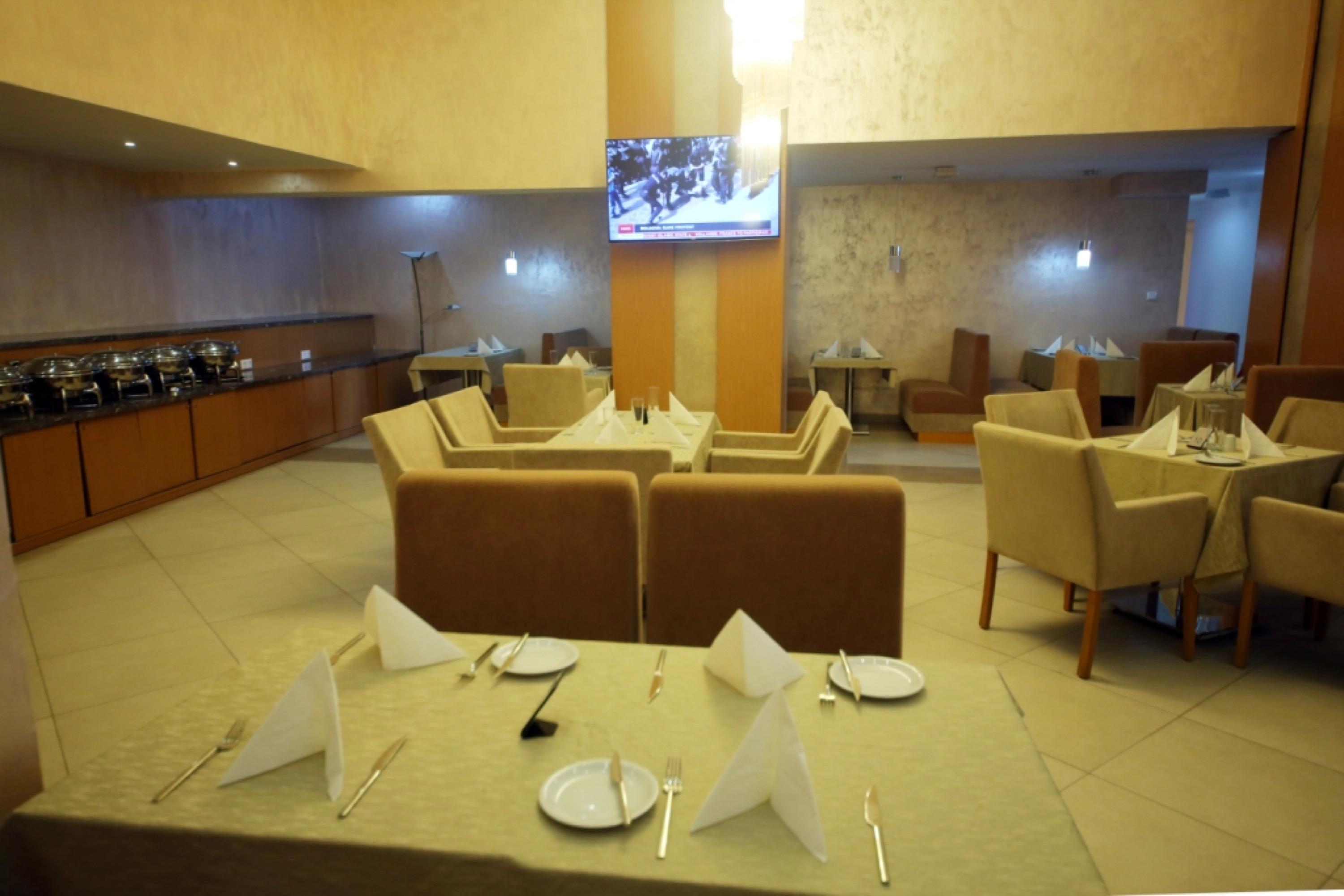 Momona Hotel Addis Ababa Exteriör bild